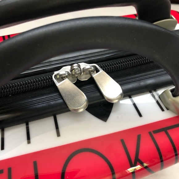 Hello Kitty hardshell travel case - Picture 8 of 12